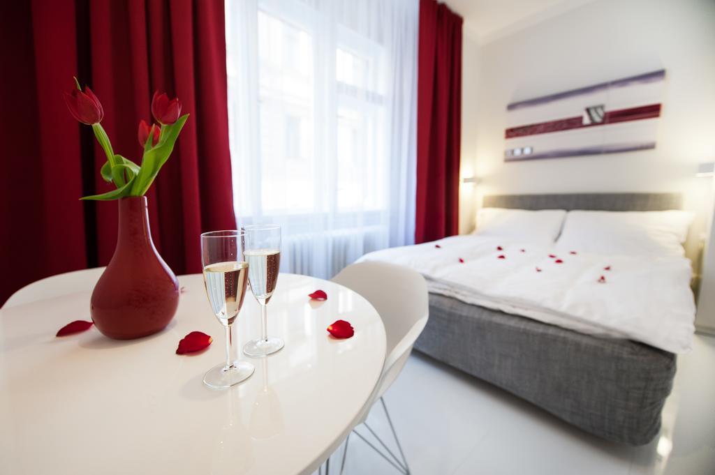 Honeymoon Ruterra Studio Prag Exterior foto
