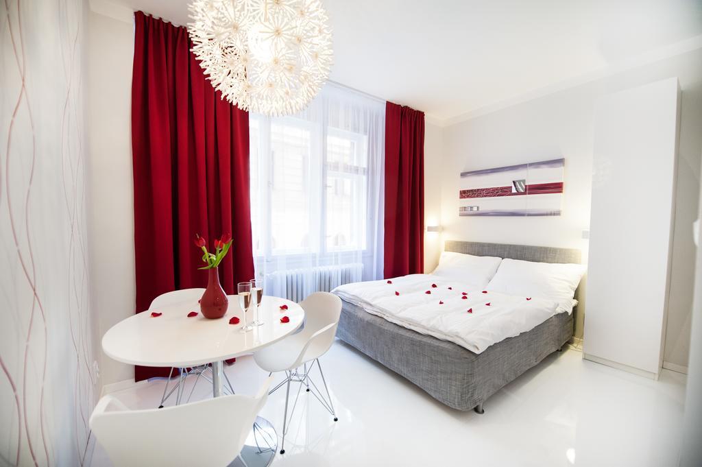Honeymoon Ruterra Studio Prag Zimmer foto